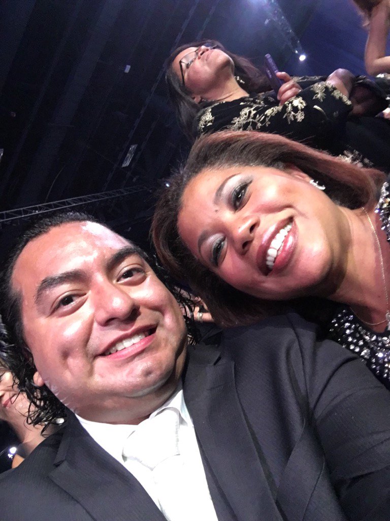jsgarcia202's tweet photo. Happy #HHM2016 to all from @AARP VP @ypena023 &amp; friends - #JuntosEsPosible #SouthRegionRep live from #CHCI2016 https://t.co/4zvUoUgRw5