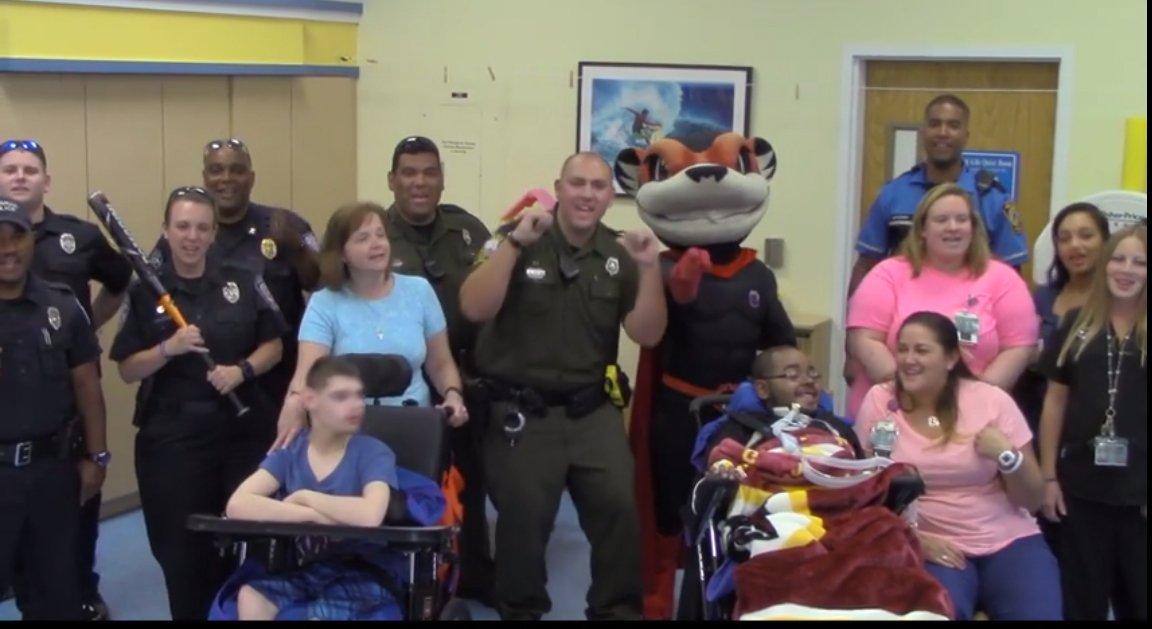 childrensatvcu's tweet photo. Local police go 2 bat for kids in Battle of the Badges @VCUPD https://t.co/aqtGcXe95u https://t.co/A8lT0WPTmx