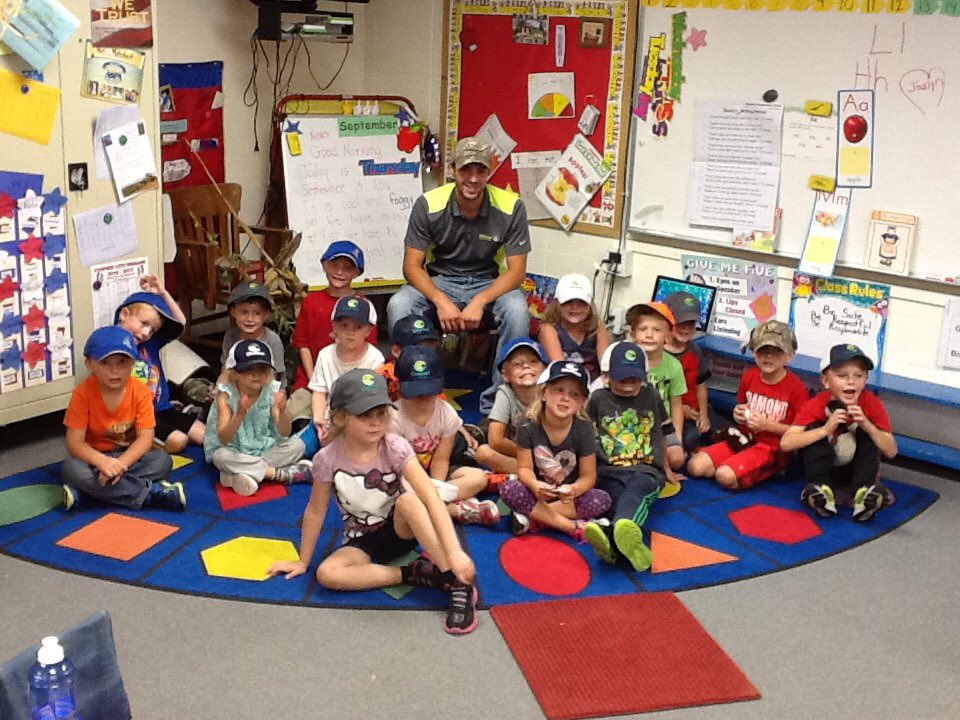 <a href="/ChannelSeed/">Channel Seed</a> Talked bout seed,crops, &amp; farm safety with this K class. They are ready for harvest #PlacedToPerform