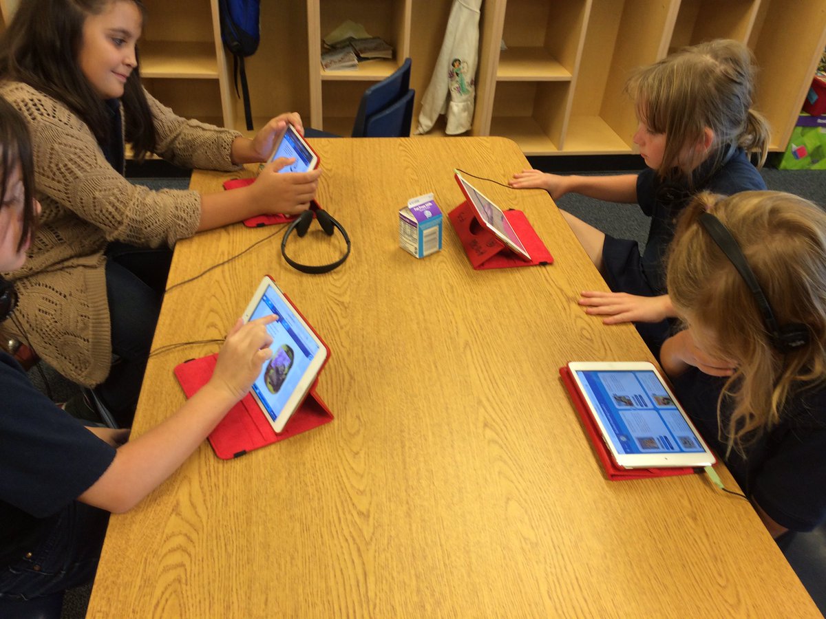 Exploring new books with Storia! #ebooks #ipaded #edtech #wearewcsd <a href="/mrburkhouse1/">Craig Burkhouse</a> <a href="/primwalters/">PrincipalPrim</a>