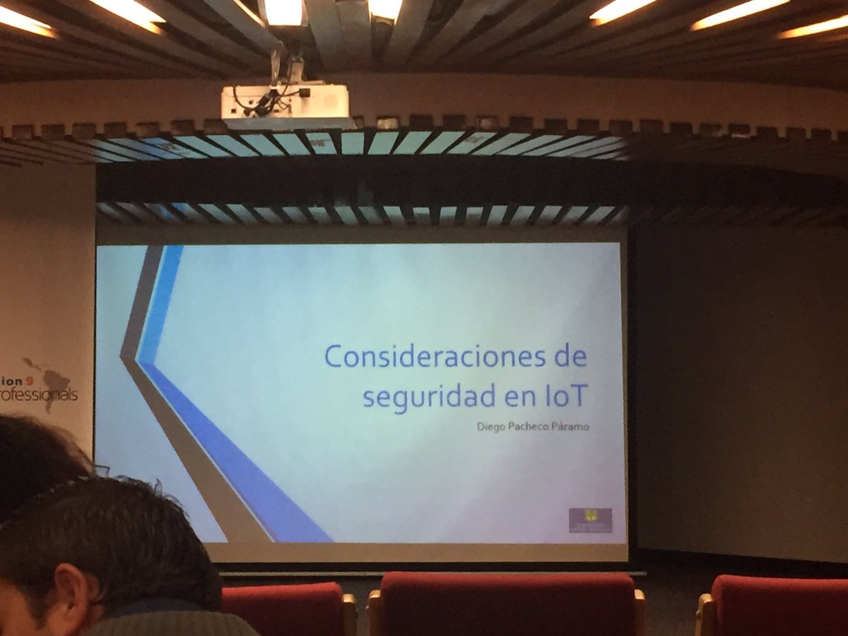 SMARTApps_'s tweet photo. @UPilotoOficial @ieeecolombia @IEEEIoT @IEEEYP #EscuelaTIC #IEEE Conferencia Consideraciones de seguridad en IoT. https://t.co/pc1hkZTOpG