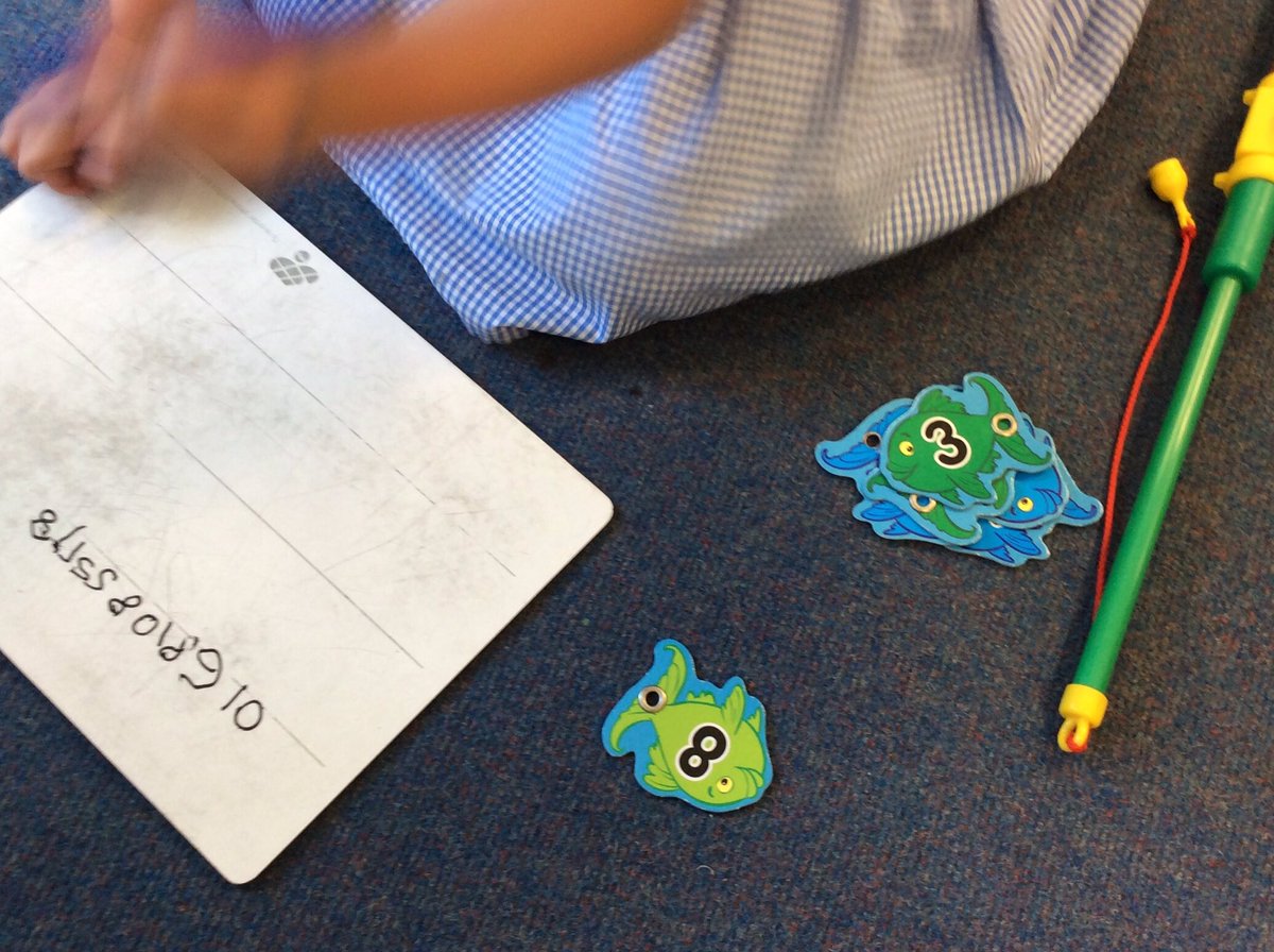 MrsML_Earle's tweet photo. Balancing work and play whilst developing routines in Yr1 @JemmaWatson5 @Battyeford https://t.co/k5ALKWkl9l