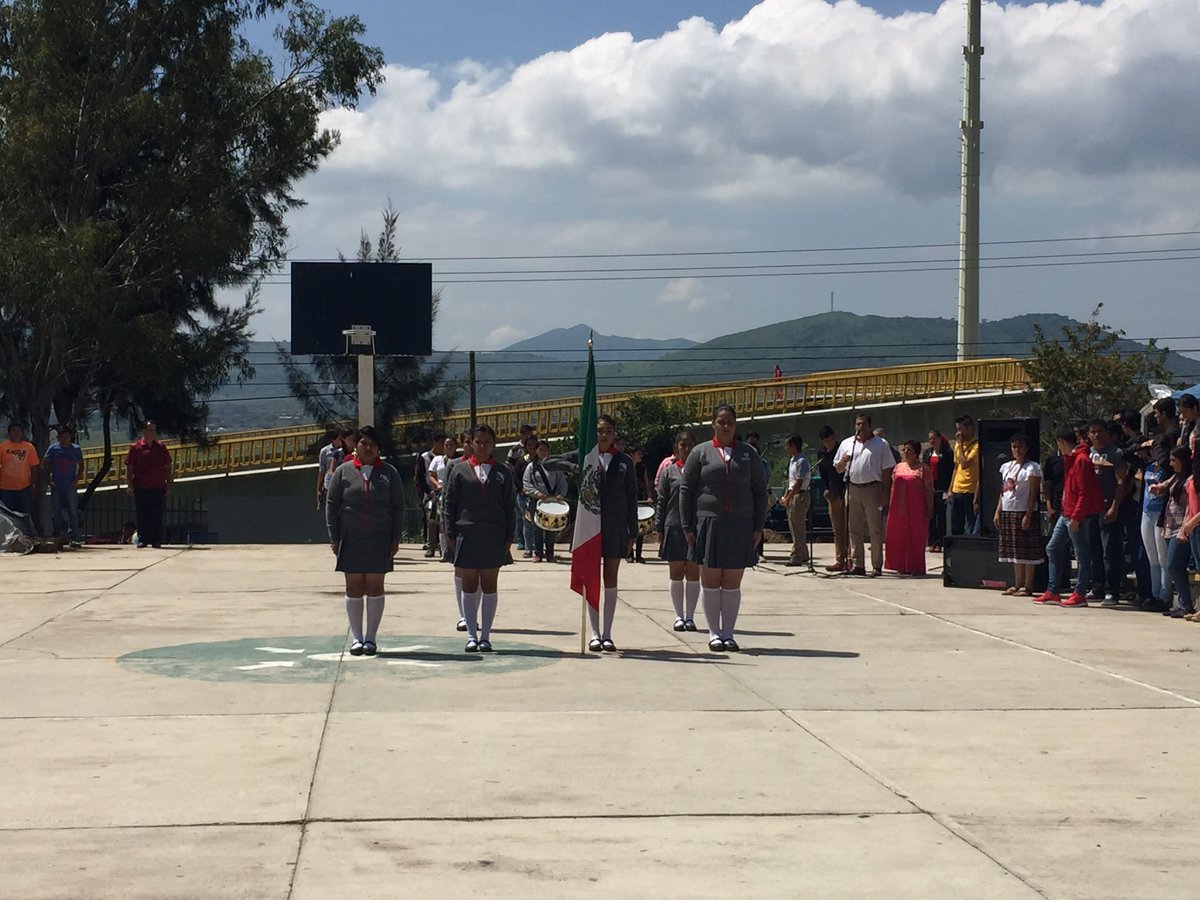 CECYTE_TLAJO's tweet photo. Excelente participación de alumnos y personal para celebrar nuestra Independencia.@VS_Ybarra @RomeroMenaFco https://t.co/vSz8tGTsYo
