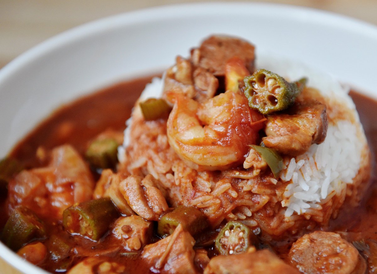 christhedunn's tweet photo. There are a million ways to make gumbo. Our recipe (no kale, #GumboGate!) on @NoSweatYork: https://t.co/dZ5z4aNbXY https://t.co/MRdrbNBxWr