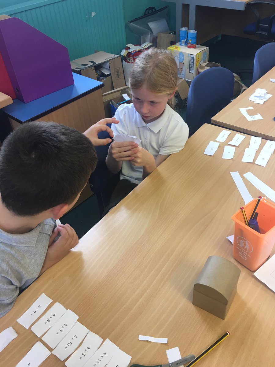 misspageLVPS's tweet photo. We loved learning lots of fun new ways to revise our Learn Its! #snap #scabbyqueen #pairs #backwriting @Andrell_Ed https://t.co/5K327TeiWu