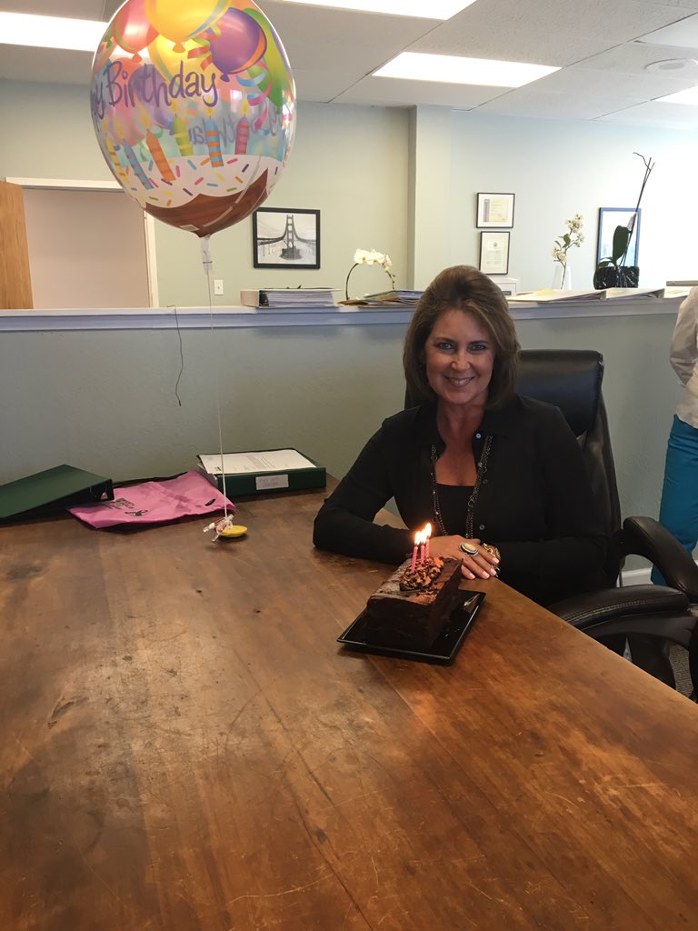 ParkOneProp's tweet photo. Happy Birthday to our office manager, Kim! https://t.co/PAygqihzhh