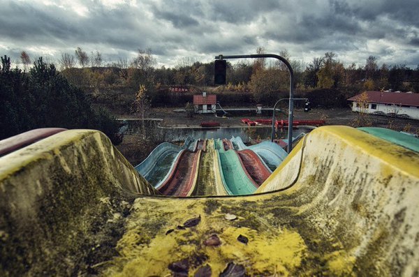 HorrorStoryDocs's tweet photo. Abandoned water park https://t.co/kaGQMGz8qt