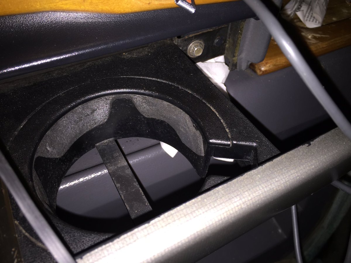 Panic over.... I found the cup holder xxx bon voyage Charlie Brown (and don't come back😉🚀🚐🗺🙃🌐👍🏿)