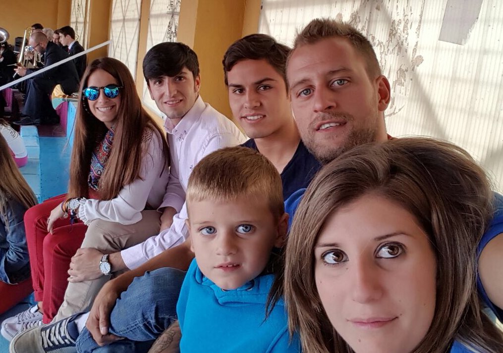 Tarde de toros en el Palco Joven de <a href="/cosodelascruces/">Plaza de Guadalajara</a> Con @ClaraMeco <a href="/lucia28596/">LUCIA ROMERA</a> <a href="/adrianhenche1/">Adrián Henche Velasco</a> <a href="/JavierCastro_JC/">Javier Castro</a>