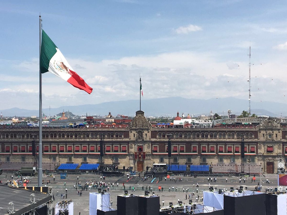 jazivepm's tweet photo. Lista para llevarles todos los detalles del grito de independencia ... #vivamexico !!! https://t.co/1FbakXK75g
