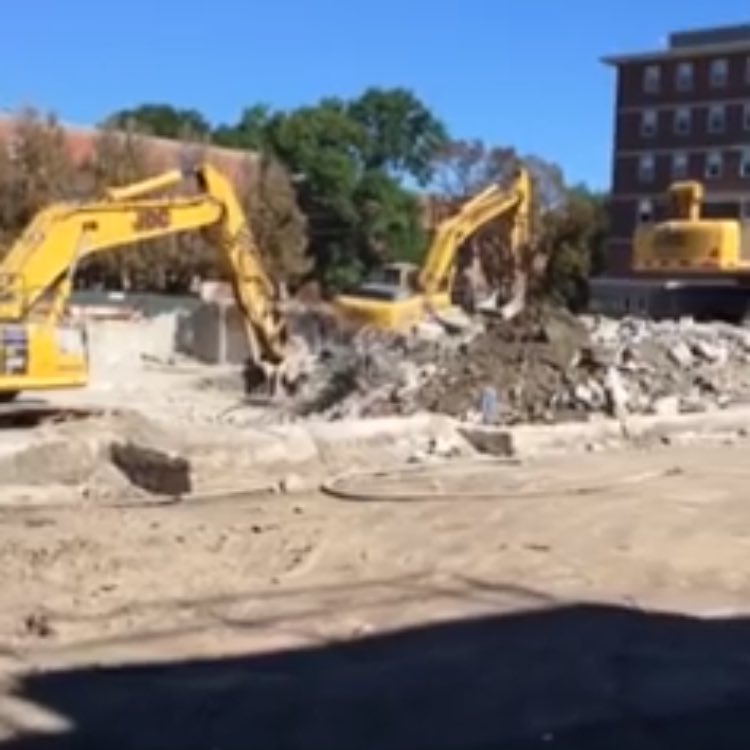 ECStillHasClass's tweet image. Julie Hall is gone and #ECStillHasClass 💔