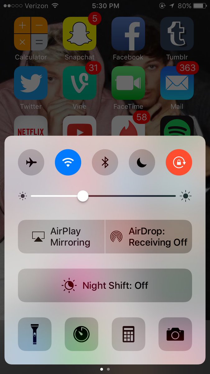 anyaspascal's tweet image. Not being able to change the song you&apos;re listening to... 🙄 #IOS10problems