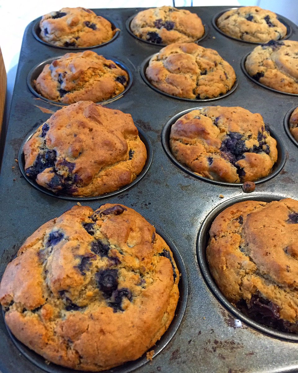 TheFoodieChain's tweet photo. Dark Chocolate &amp; Blueberry Muffins | #glutenfree | #dairyfree | #refinedsugarfree | 🙌 https://t.co/D6oUIlZUuz