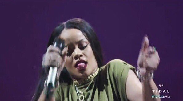 biebersrem's tweet image. me because I don&apos;t have the ios10 #IOS10problems