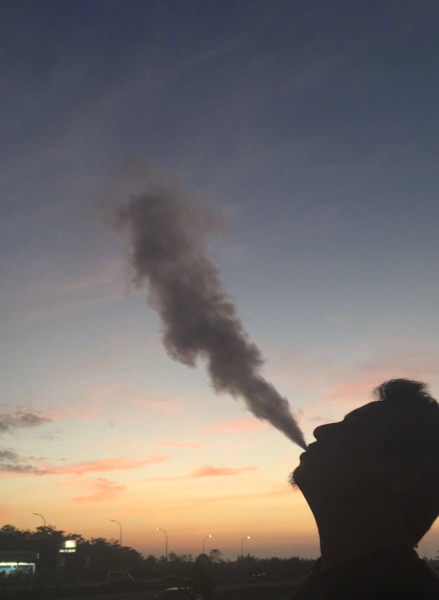 chendythoctaves's tweet photo. morning cloud...
.
.
.
#morningcloud #getchill #vape #vapeon #vaping #cloudchasing #cloudmaker #makeacloud #vapefam https://t.co/usep2D4PnO