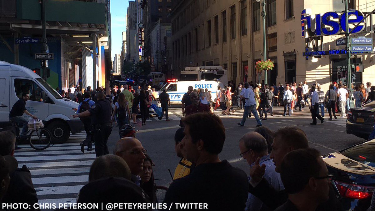 ABC7NY's tweet photo. #BREAKING: Man attacking officers with knife shot by police near Penn Station, sources say https://t.co/NguOo162tQ https://t.co/Zicww4xqzo
