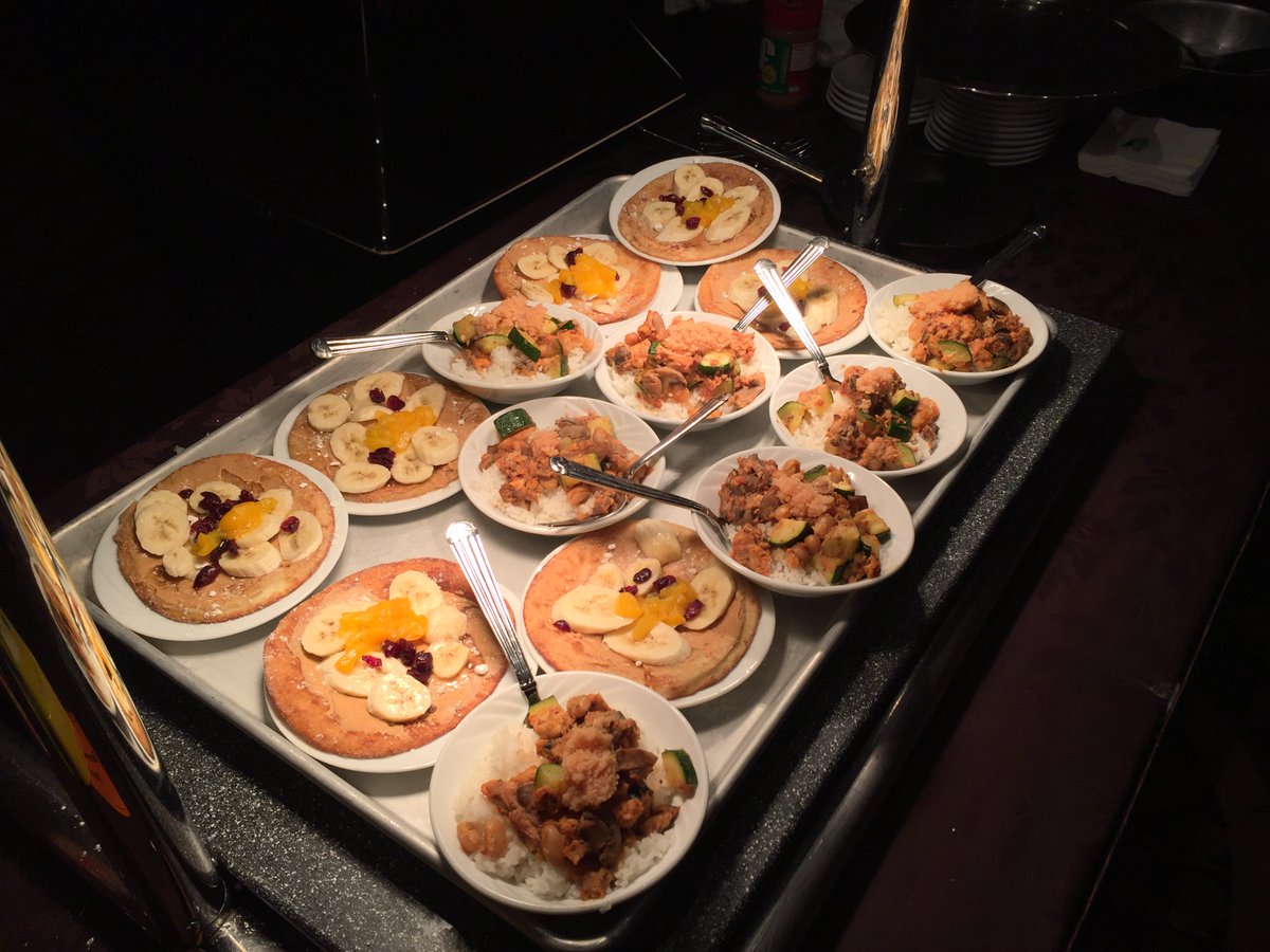 unicornraven7's tweet photo. #EmergencyKitCookOff at MGM Conference Center #RJnow https://t.co/zzadYc3RxL