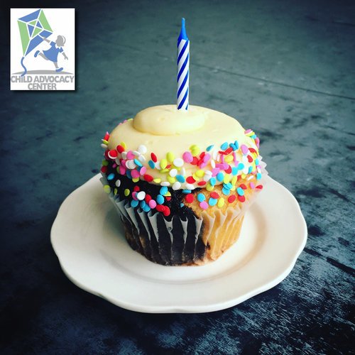 TheCACozarks's tweet photo. Order your CAC Sweeties @THEURBANCUP https://t.co/VoVoiudZ7f #SupporttheCAC #Sweettreatweek mm mm good! https://t.co/1sOyvo2JP2