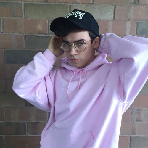 wesrpgstc's tweet image. y a une casquette sauvage ki est arrivee entre temps oki