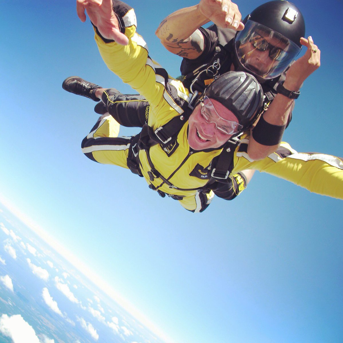 bk3pr's tweet photo. Went for little HALO jump today. Awesome experience. Thank you @ArmyGK @ARMYRACING #firsttimeskydiver https://t.co/R6KvdXO5f1