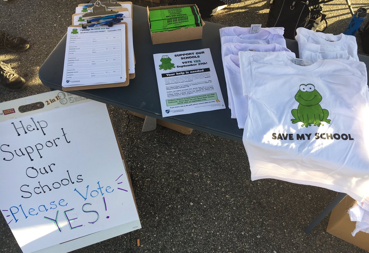 AFTCT's tweet photo. Support #WindhamUnited, pick up "Save Our @WindhamSchools" gear at @WilliDowntown 3rd Thurs Street Fest. #OneWindham https://t.co/BBwpYRHTxb