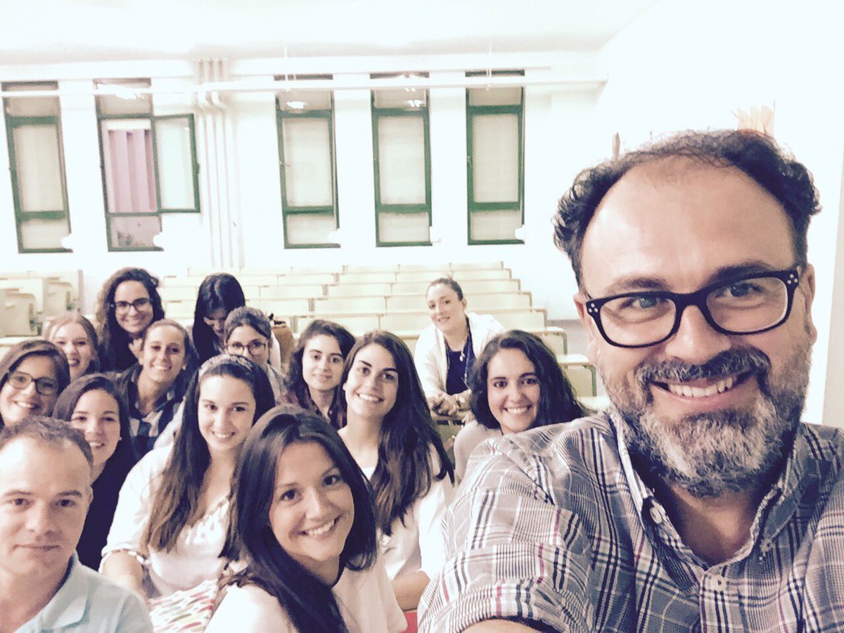 Un nuevo curso con caras ilusionadas de este alumnado, futuras maestras. #selfie para recordar en 4 años. #educando