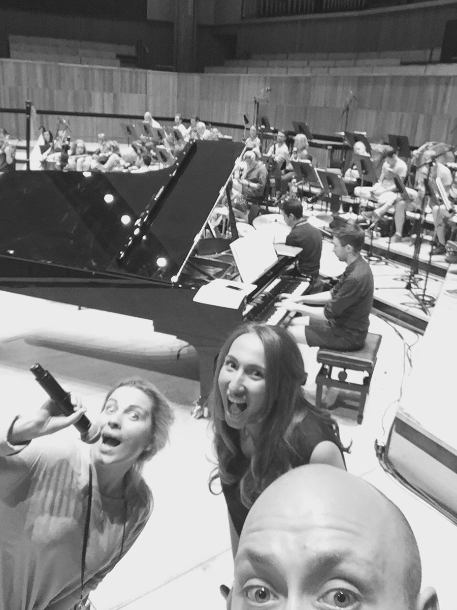 OGormanRyan's tweet photo. What a beautiful evening sharing the stage with these 3 beauties @emkingston @LouiseDearman @michaelxavierUK 
#R&amp;H x https://t.co/uTzG8Sl6T0