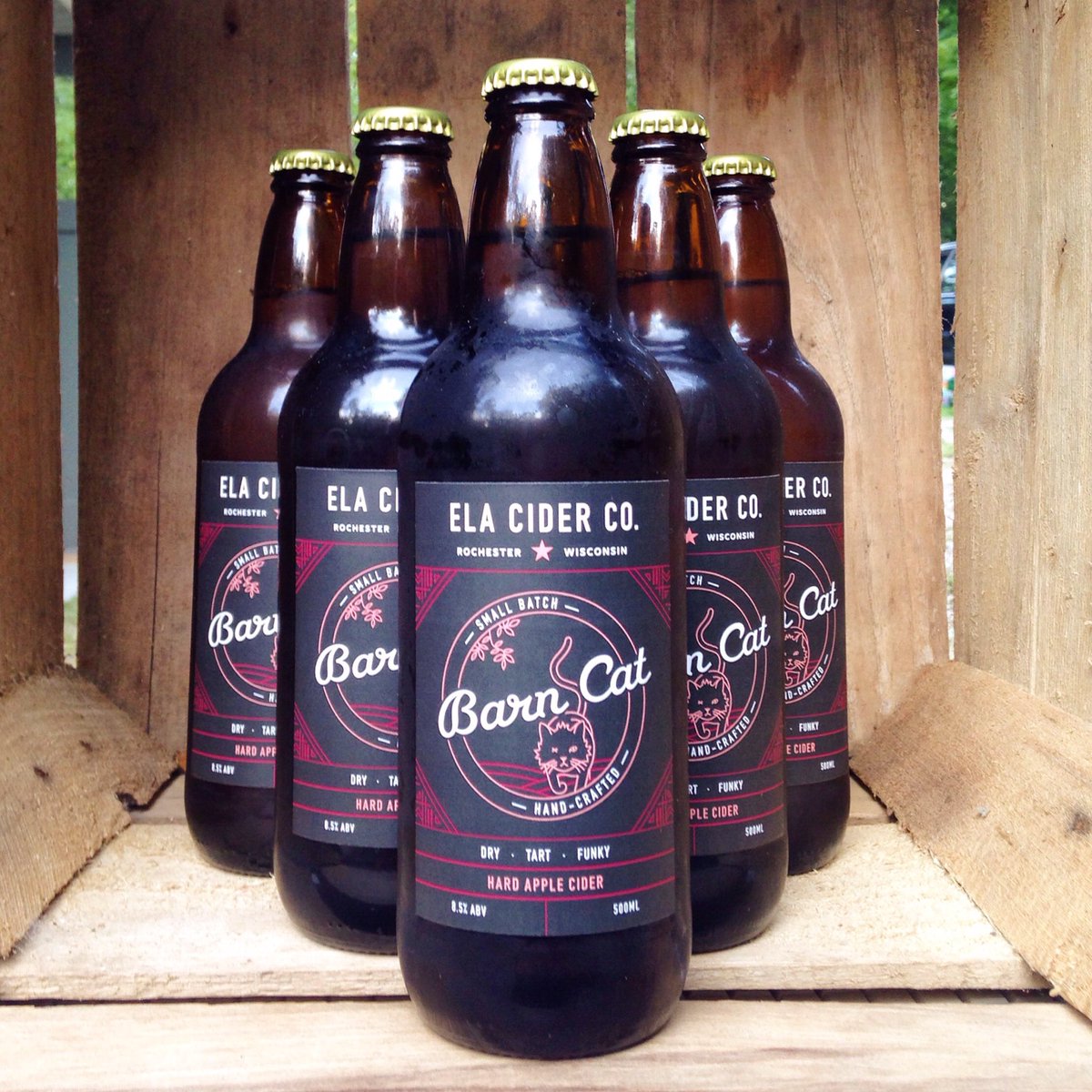 elacider's tweet photo. How awesome are these labels? The amazing @ginsasser captured the orchard cats perfectly. 🐱 https://t.co/a5Mp5BpLsA