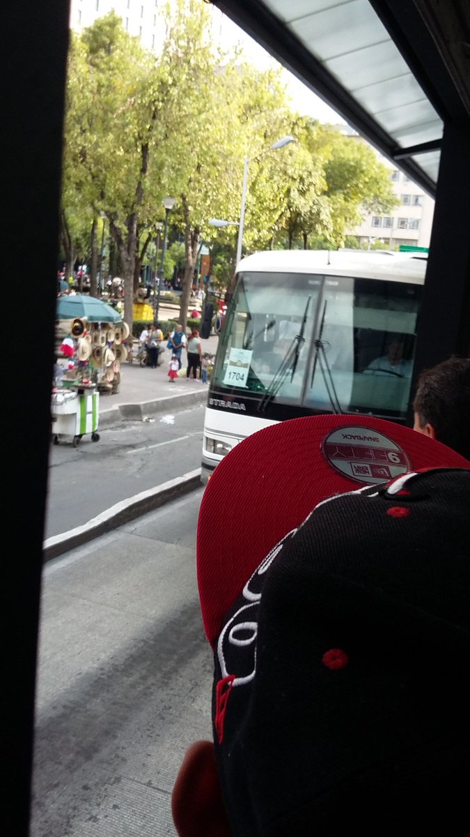 retioDF's tweet photo. Camiones de "ciudadanos organizados" que van al grito en carril del #15des… https://t.co/QBUqdmsbS6 —@JorgeLCortes25 https://t.co/zrQOlOxRu7