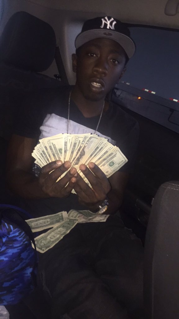 LOCO_BAMBINO46's tweet photo. Stay simple I leave paper trails 👌🏼💯😎 https://t.co/XVIDFqhstR