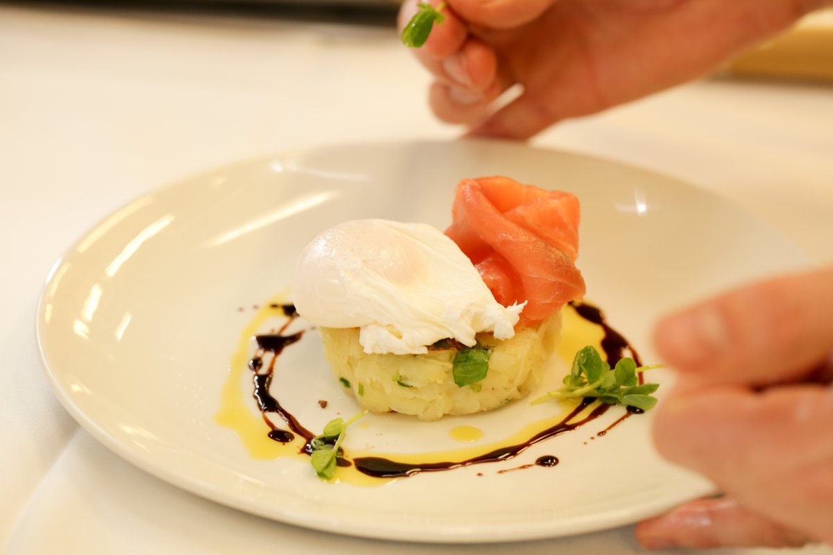 From Hahndorf #SouthAustralia to the #IndianPacific <a href="/HarrisSmokehous/">Harris Smokehouse</a> salmon is served! #behindthescenes