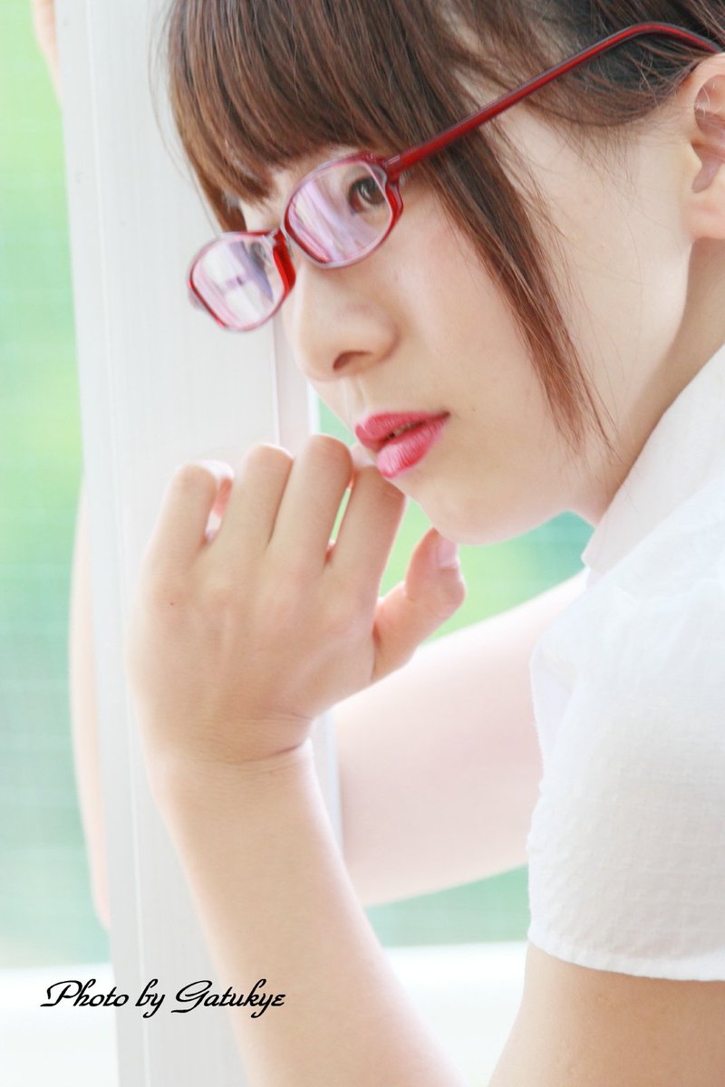 Gatukye ポートレート撮影休止中 赤眼鏡の教師 Model Yun ファインダー越しの私の世界 写真好きな人と繋がりたい 写真撮ってる人と繋がりたい ポートレート 学校 メガネ 先生 T Co Nnp0nxbggr Twitter