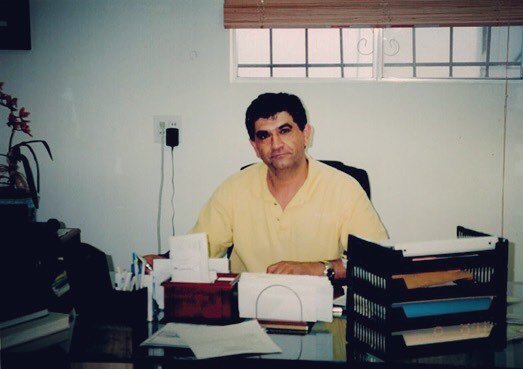 ValetInLA's tweet image. #tbt to the 90's. Our founder and owner, Mr. Ali, who still runs the company today. #valet… ift.tt/2d1RfSa
