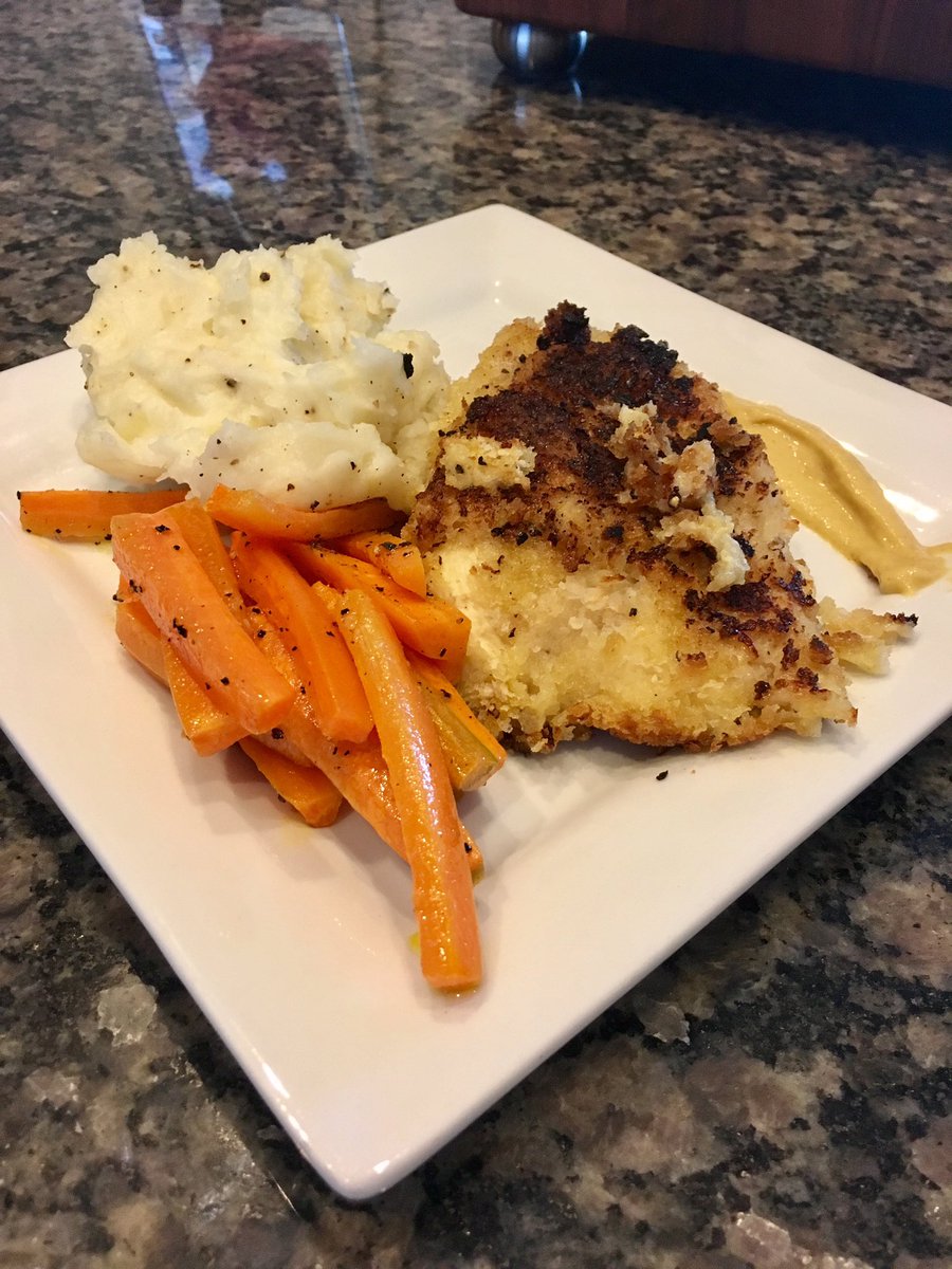 J1Corbin's tweet photo. Thank you #homechef for a wonderful dinner! Dijon mustard chicken yummy mashed potatoes and glazed carrots https://t.co/5i5MlOljbJ