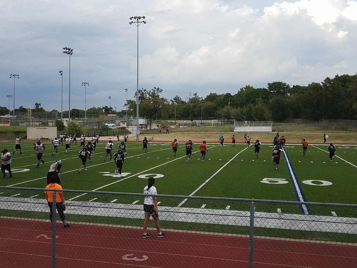 FWISDAthletics's tweet photo. How do you get better? Work hard daily  Polytechnic FB &amp; Band @FortWorth_ISD @FWPolyFBRecruit @tobij https://t.co/Uy5DR77ZA8