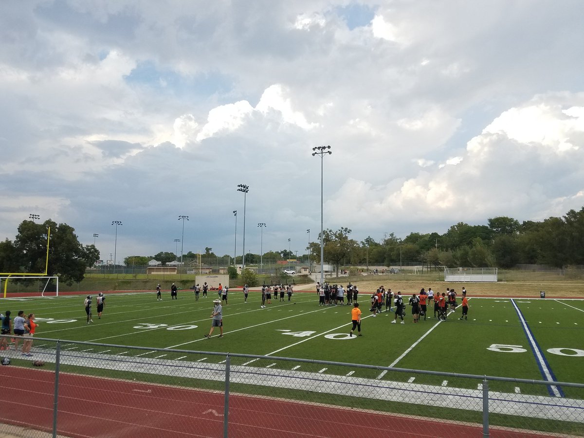 FWISDAthletics's tweet photo. How do you get better? Work hard daily  Polytechnic FB &amp; Band @FortWorth_ISD @FWPolyFBRecruit @tobij https://t.co/Uy5DR77ZA8