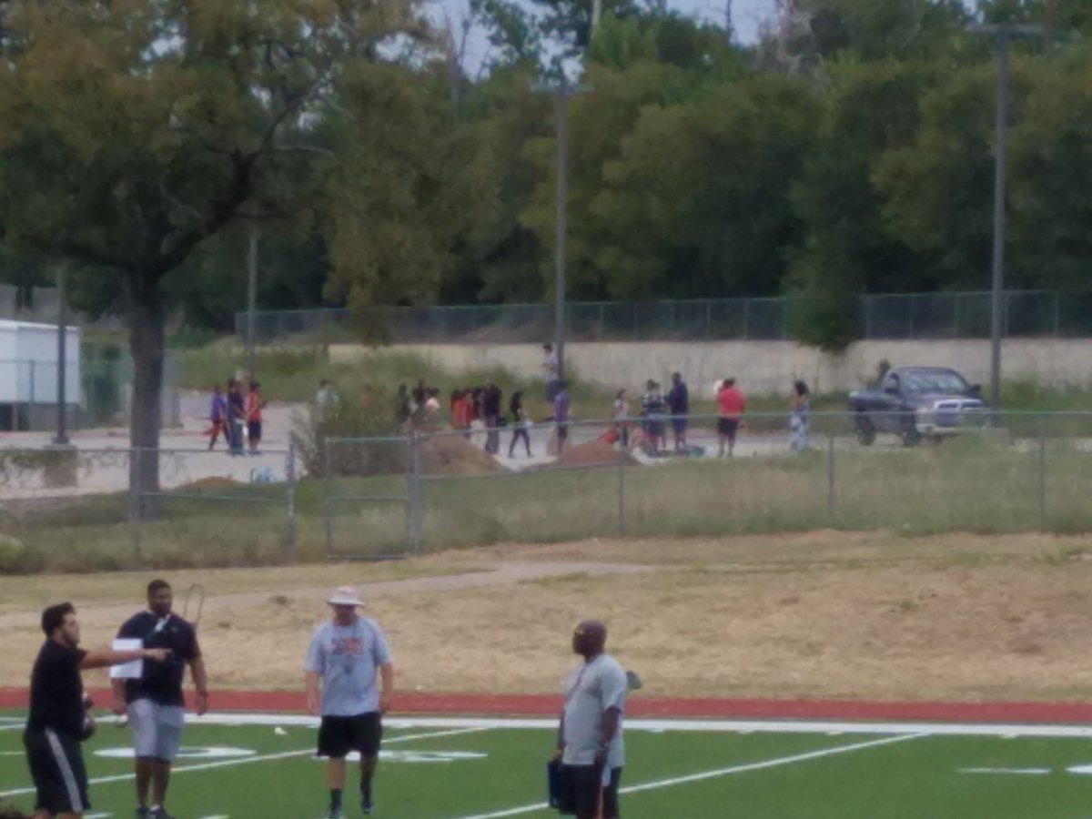 FWISDAthletics's tweet photo. How do you get better? Work hard daily  Polytechnic FB &amp; Band @FortWorth_ISD @FWPolyFBRecruit @tobij https://t.co/Uy5DR77ZA8