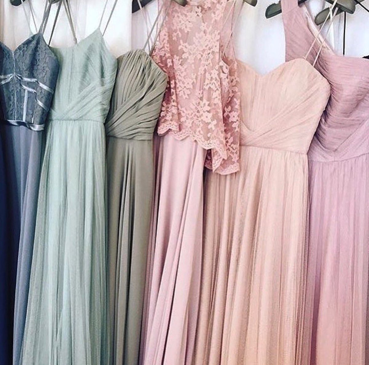 v71couture's tweet photo. We specialize in bridesmaids 🎀 E-mail us to book for your special day. E-mail: kayra.duru@hotmail.com #V71 https://t.co/iKrvegthbX