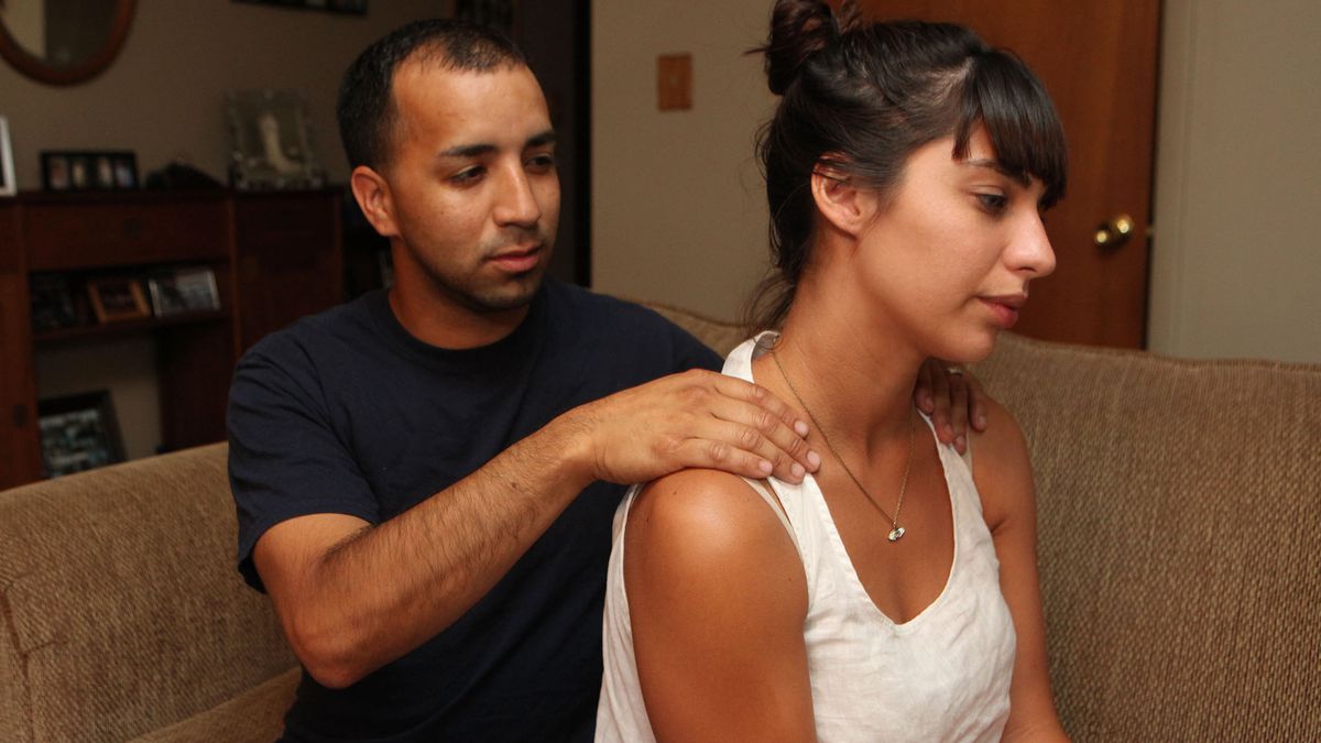 DavisTownes's tweet photo. “@TheOnion: Area Man Treats Girlfriend To Sumptuous 20-Second Massage https://t.co/5ntuPzdouQ https://t.co/YtWUo3kdnO”@blondsicle