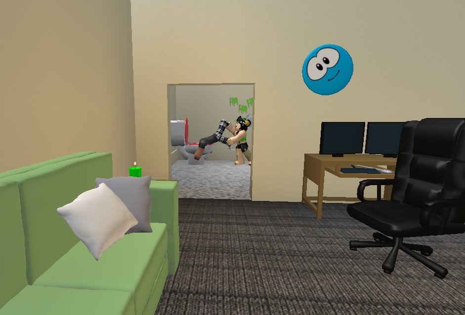 KrixYaz's tweet photo. Be careful of who you let in your house!! #MeepCity https://t.co/ffRi8dRn3n