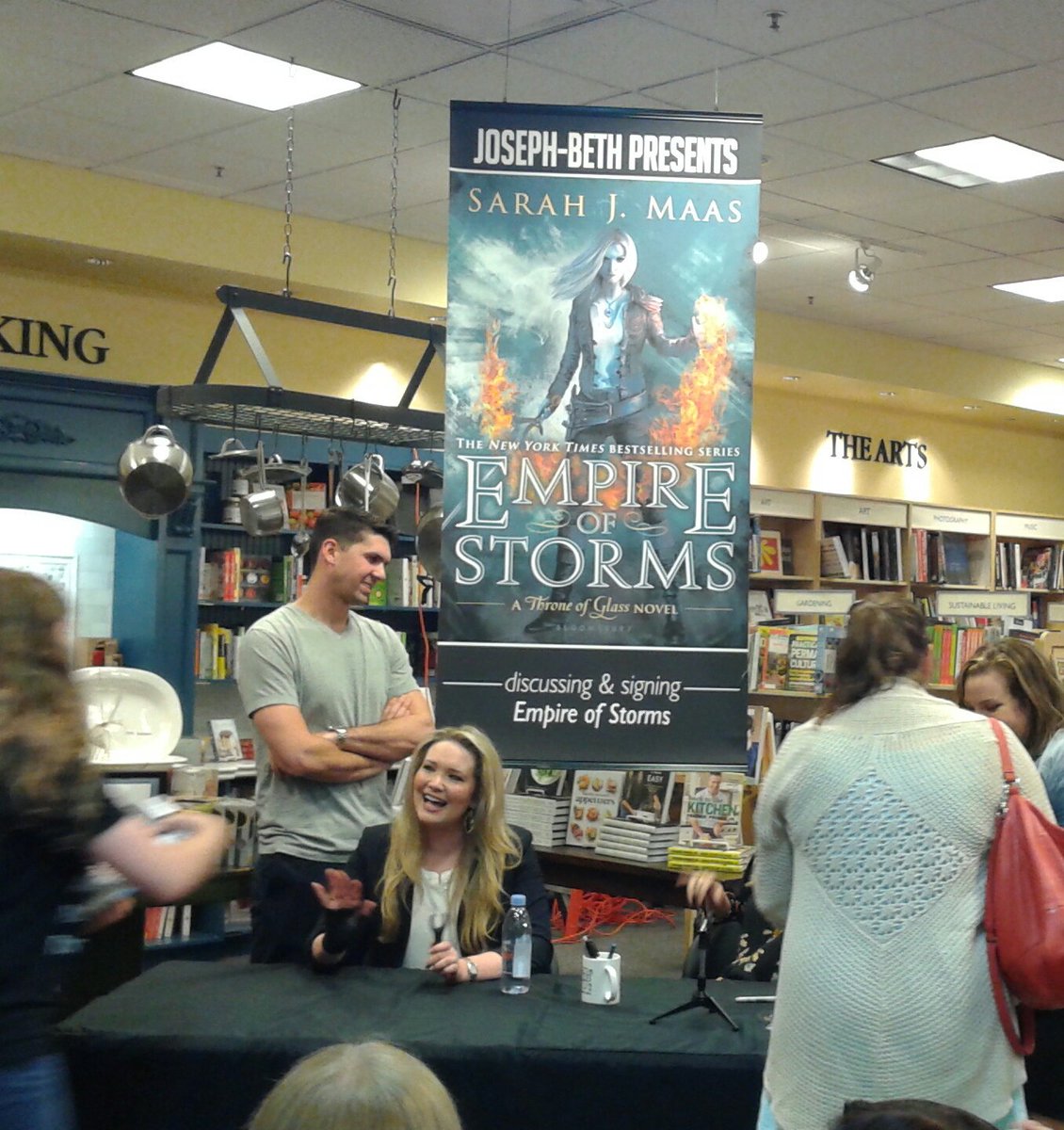 BeABookworm's tweet photo. #sarahjmaas #LHSBookClub wish you were here https://t.co/Km24nPYO2R