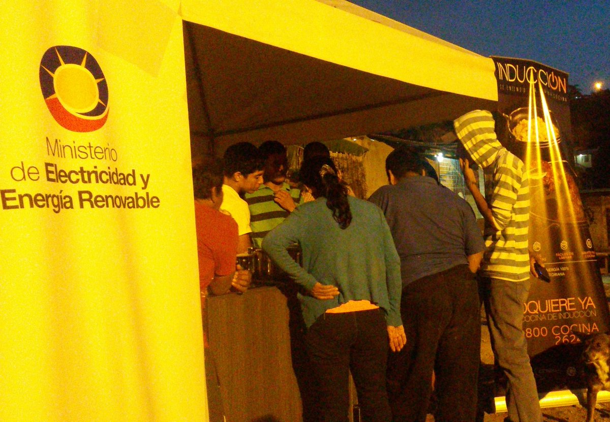 .<a href="/CNEL_EP/">CNEL EP</a> #UnGuayaquil Stand de <a href="/CocinaInduccion/">Cocinas de Inducción</a> en #GuerreroDelFortín durante entrega de obra de iluminación