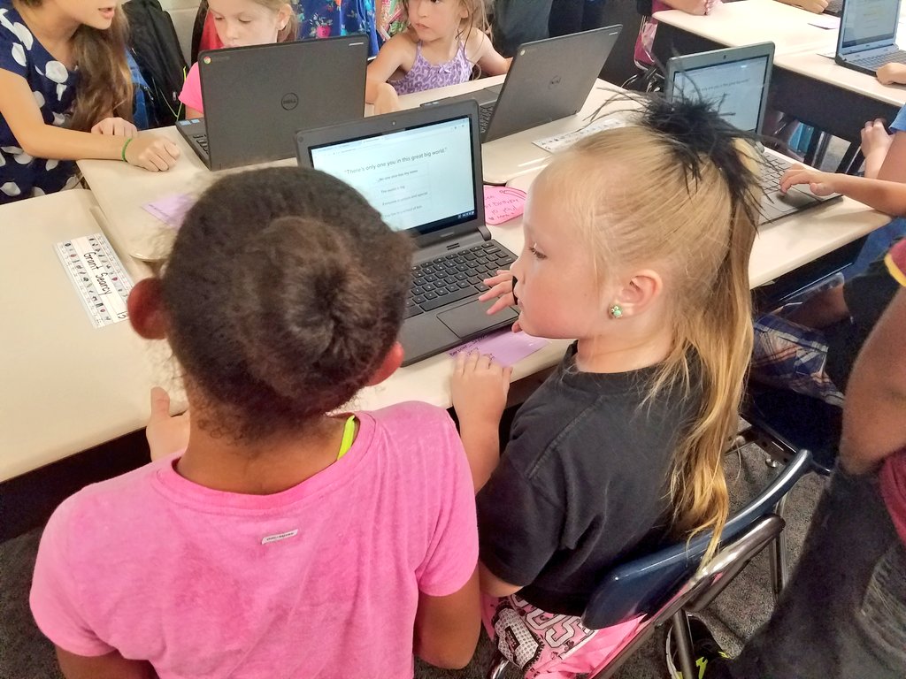 kylepace's tweet image. 1st graders in Mobley's working on their @PearDeck lesson with 4th grade buddies. #ForeverGV #GVEaglePD