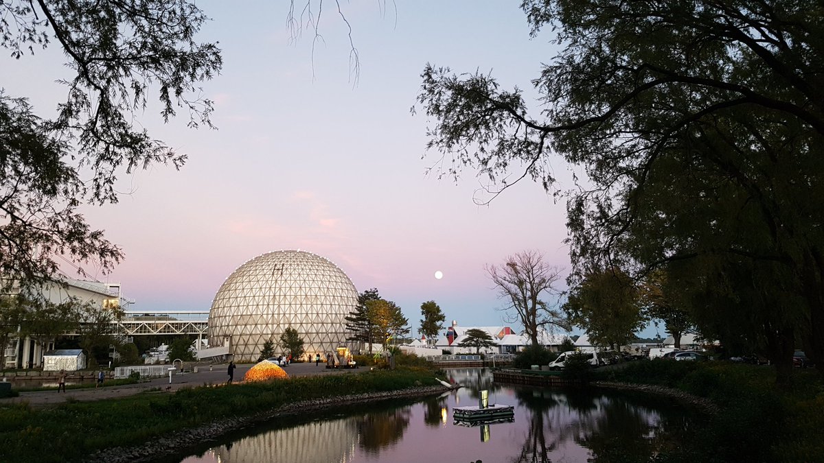 Indie88Toronto's tweet image. So @inFutureTO is the most magical thing. Get down here this week! #infutureTO