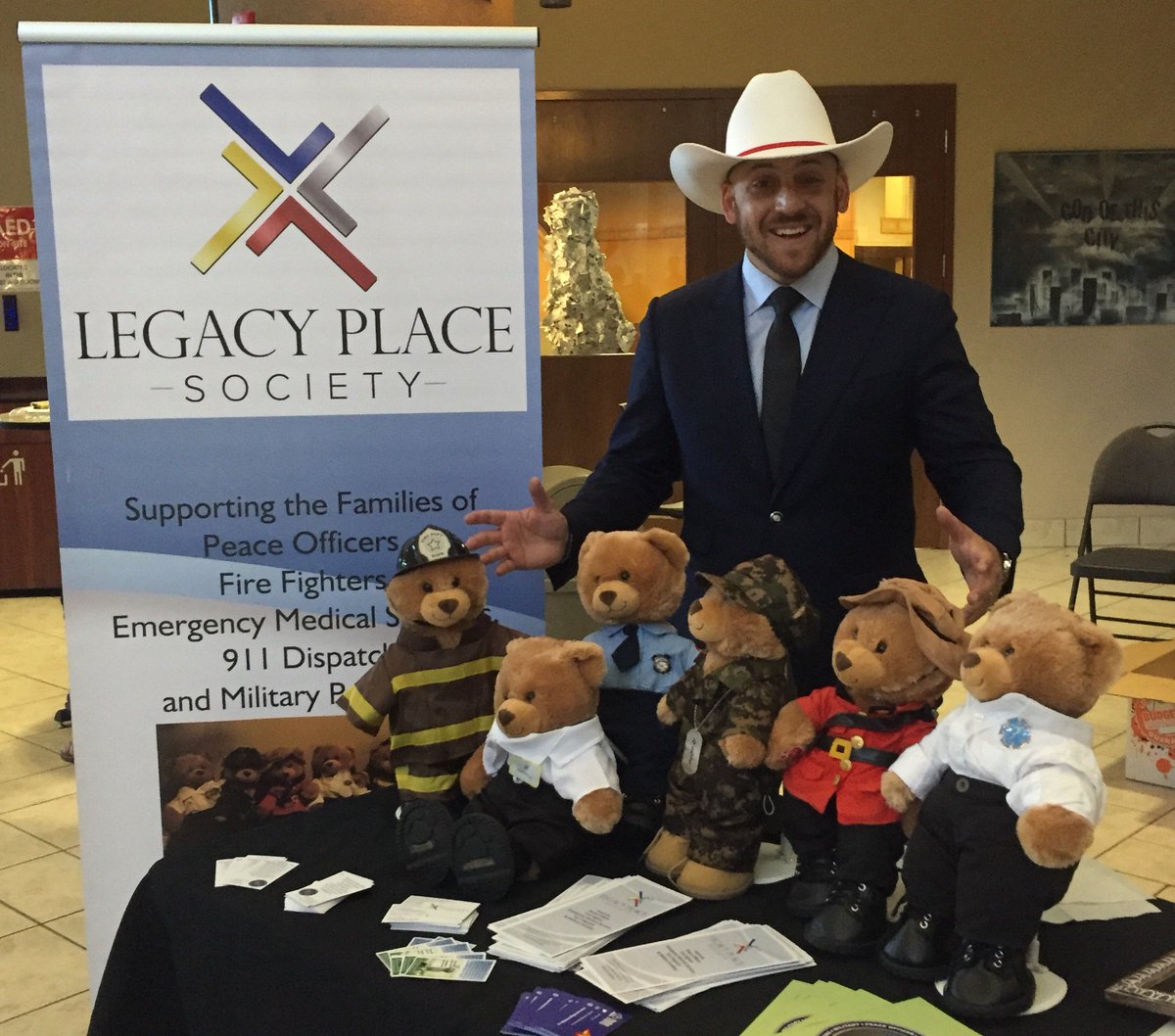 legacyplacesos's tweet photo. @KevinHinesStory thx for sharing such a compelling journey with us!! https://t.co/dgEkEc8ZdN