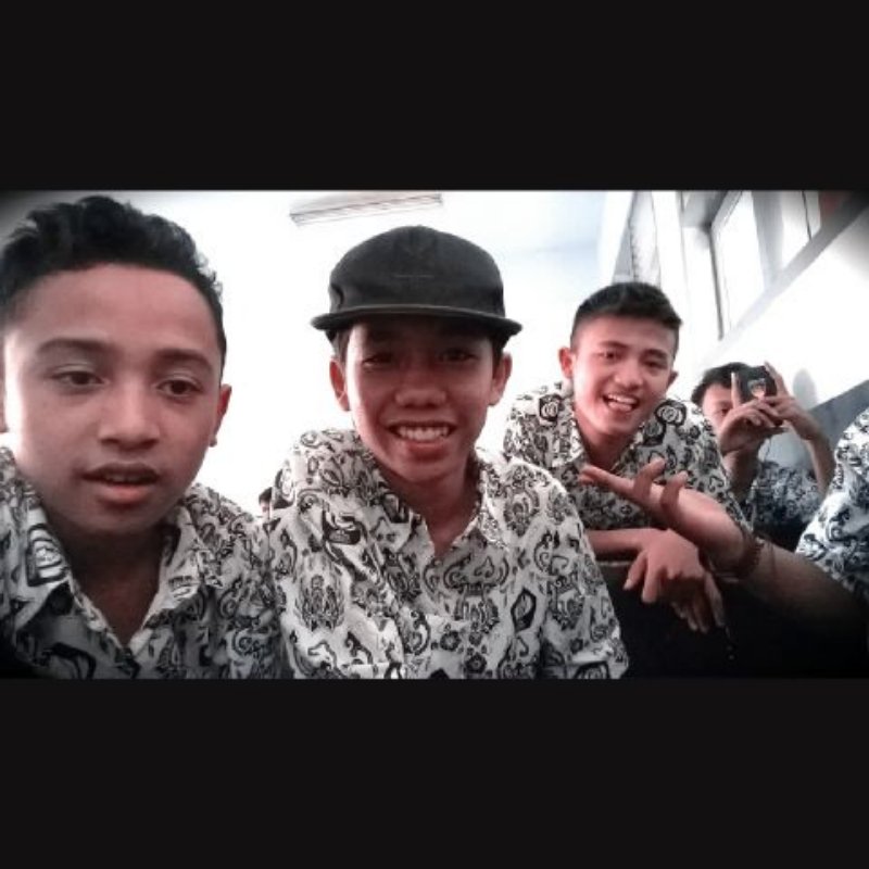 fahmiinugraha24's tweet image. Bareng baturan sekolah #fakeschool