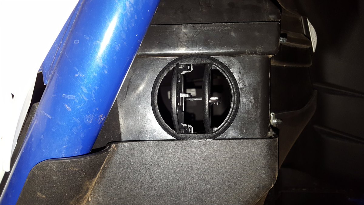 utvpros's tweet image. Installed 3" (2.75" hole cut out size) louvered air vents on YXZ1000R for cooling the passenger &amp;amp; driver footwells.