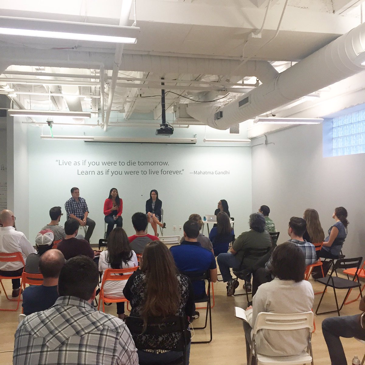 KellyEE's tweet image. Recruiter Panel with @Google @kforce and @RetailMeNot. #atx #devbootcamp