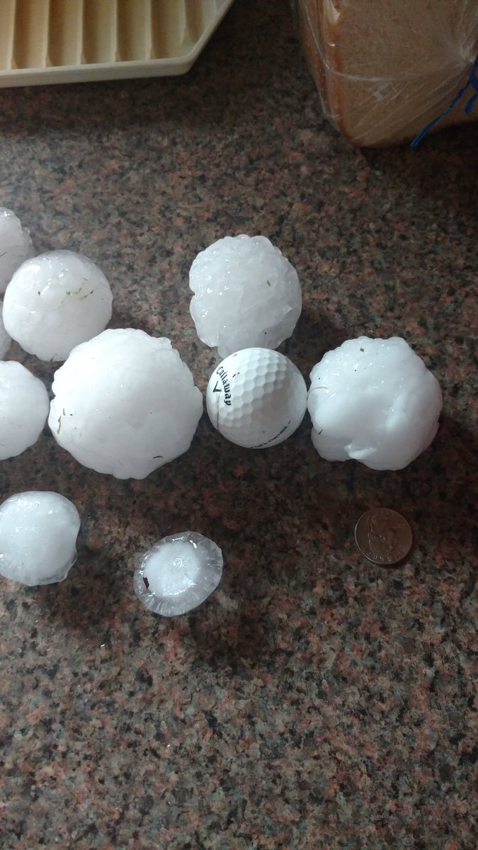 LBannonWX's tweet photo. Hail in Goodland. Photo sent to us by Tara Simmonds. @NWSGoodland https://t.co/fLtHIp74GV