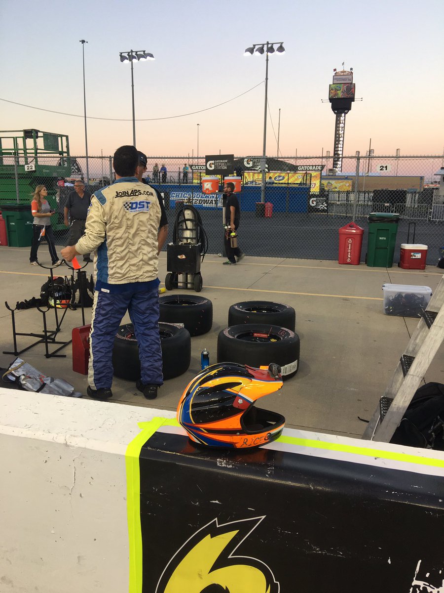 Josh6williams's tweet photo. The crew getting ready for the start of the Scott150 here @ChicagolndSpdwy be sure to tune in on FS1! #SWFCC #JWM https://t.co/Zpgh8VvcAy